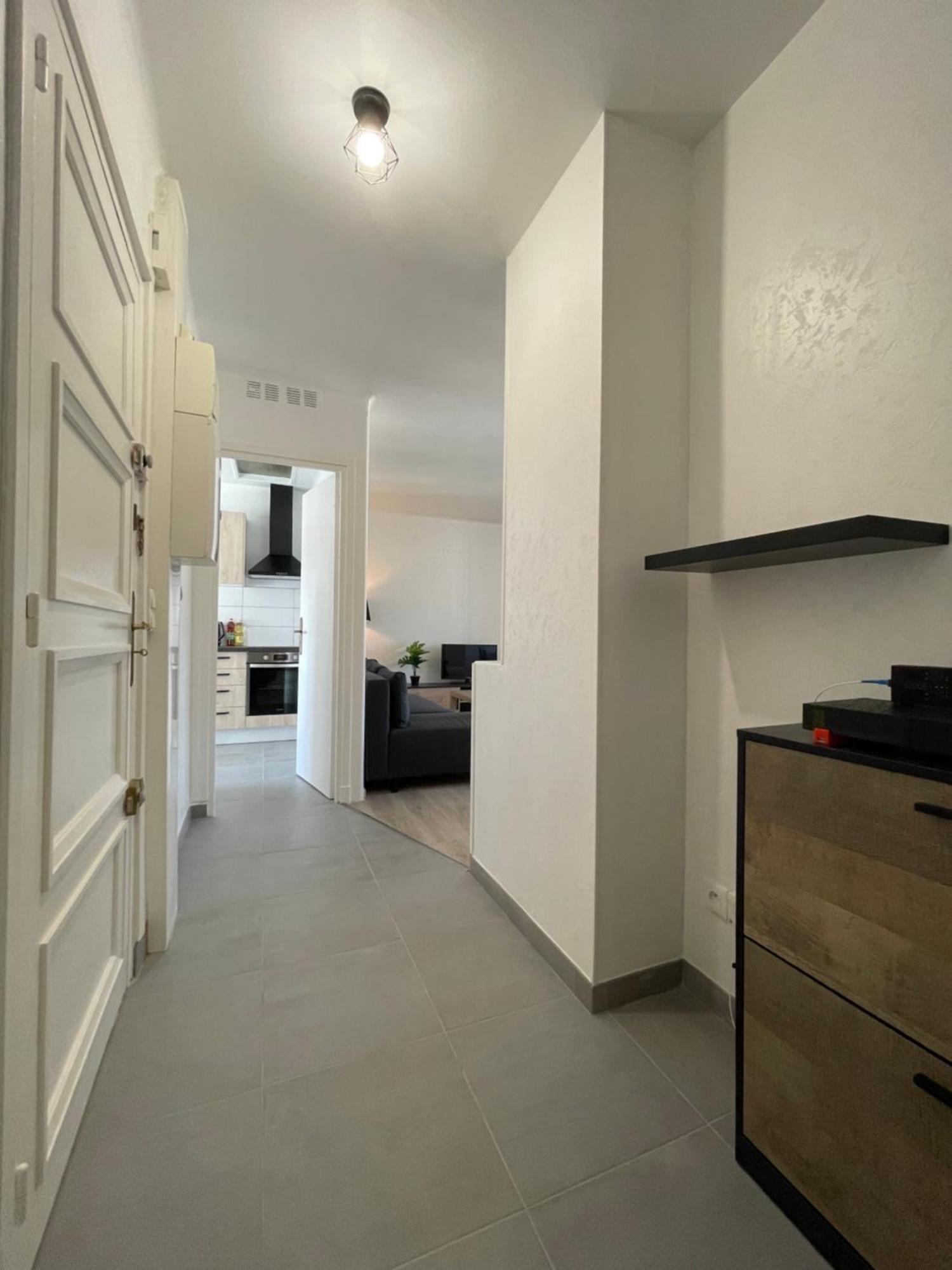 Appartement Renove Tout Equipe, Centre Ville, Proche De La Gare Et Commerce Flers  Exteriör bild